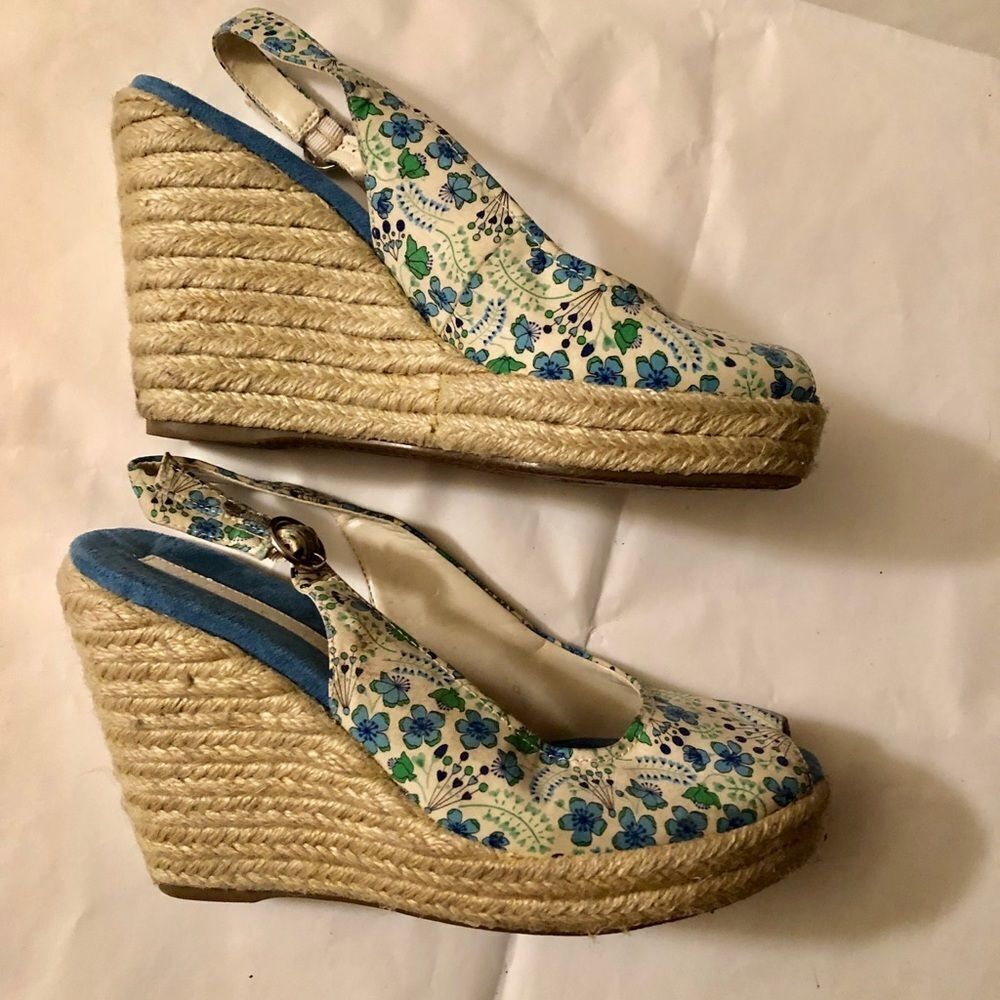 Bandolino Wedges Sandals - Picture 3 of 7